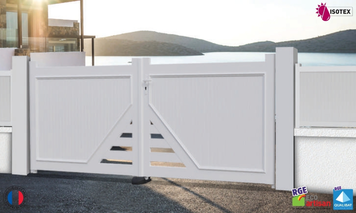 Portails PVC sur mesure en Nord-Isère : fabrication française, durabilité et élégance pour votre extérieur