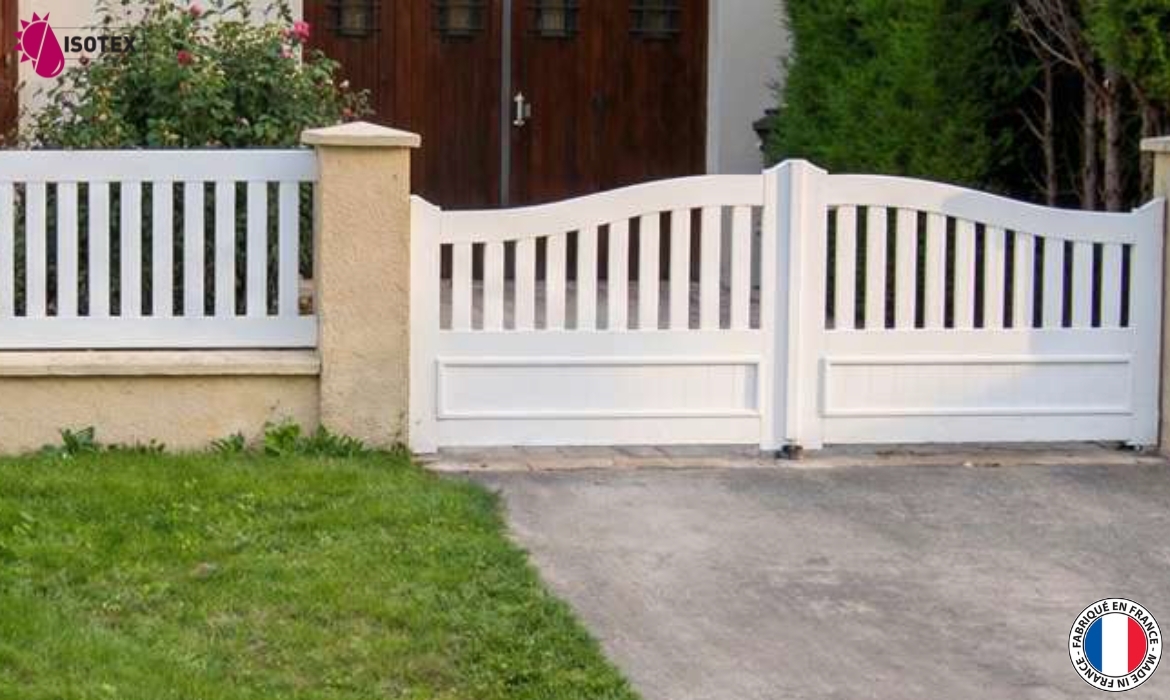 Portail PVC sur mesure : ISOTEX, votre installateur en Isère
