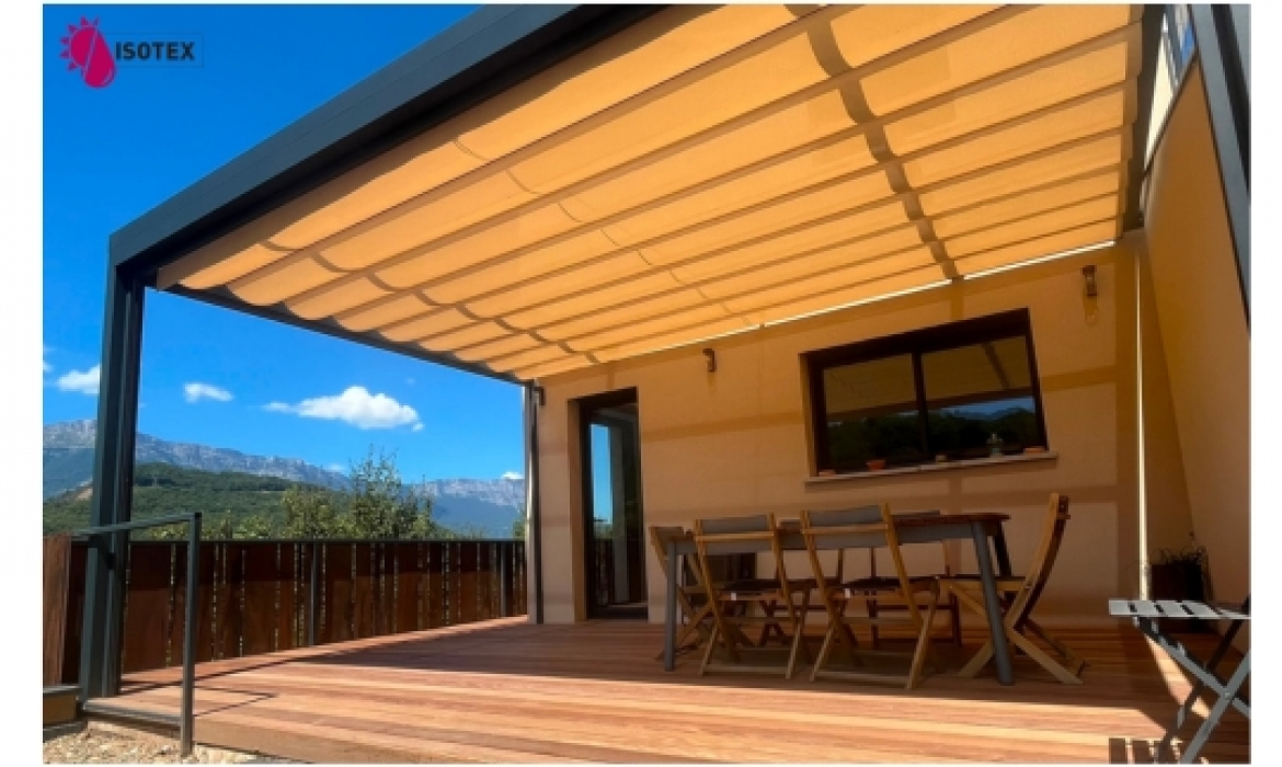 Pergola Clima 120 avec stores ZIP Nexus 130 sur mesure près de La Tour-du-Pin (38110)