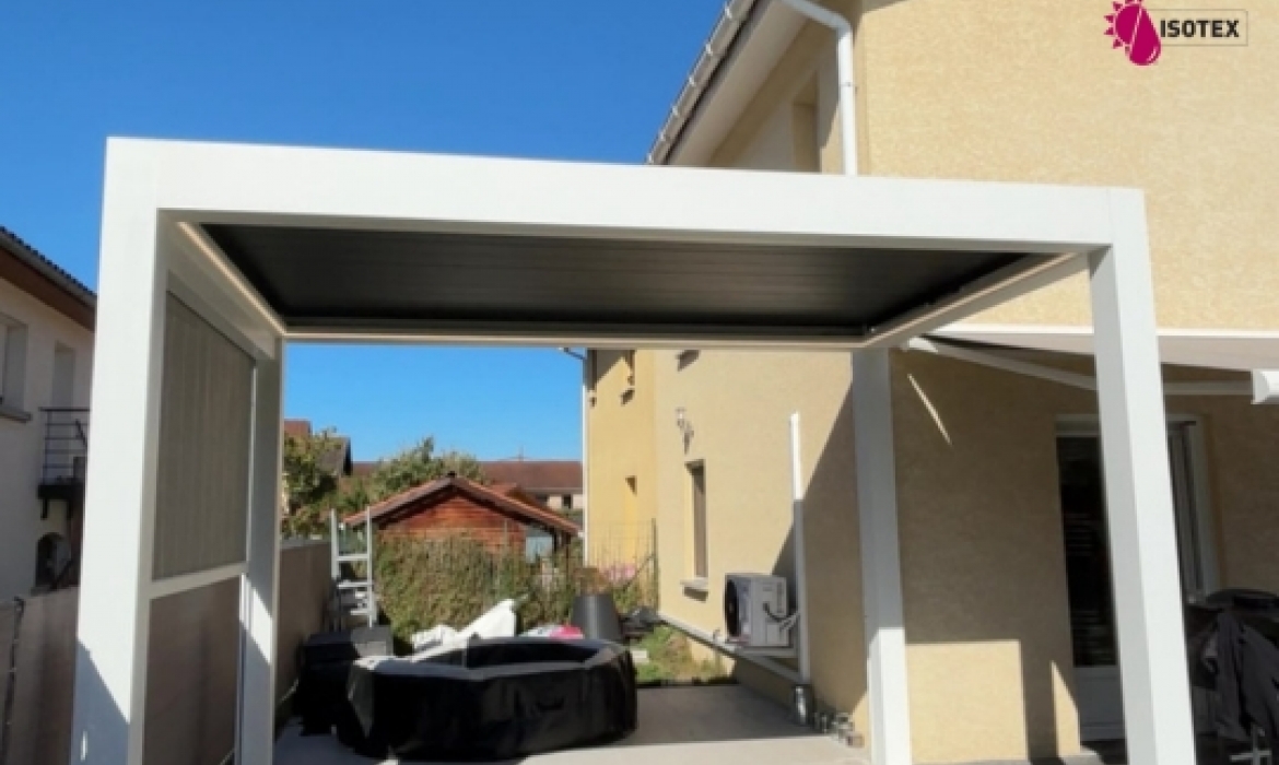 Pergola bioclimatique et store sur mesure aux Abrets (38490)