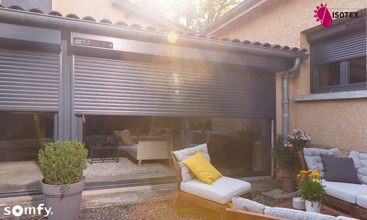 Volets roulants solaires sur mesure : la solution grand confort