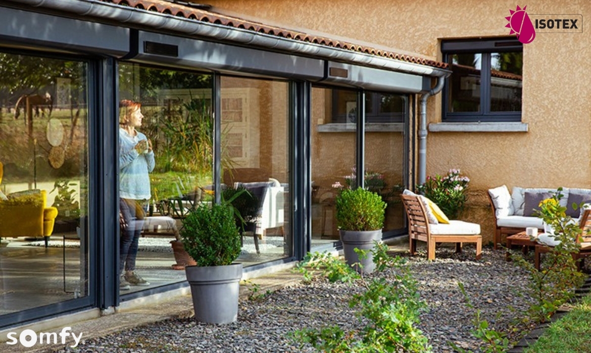 Volet roulant solaire sur mesure : la solution idéale pour rénover votre maison en Isère