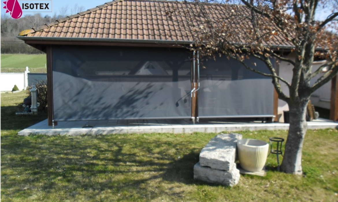 Store Extérieur Vertical entre Bourgoin et Chambéry aux Abrets (38490) en Isère