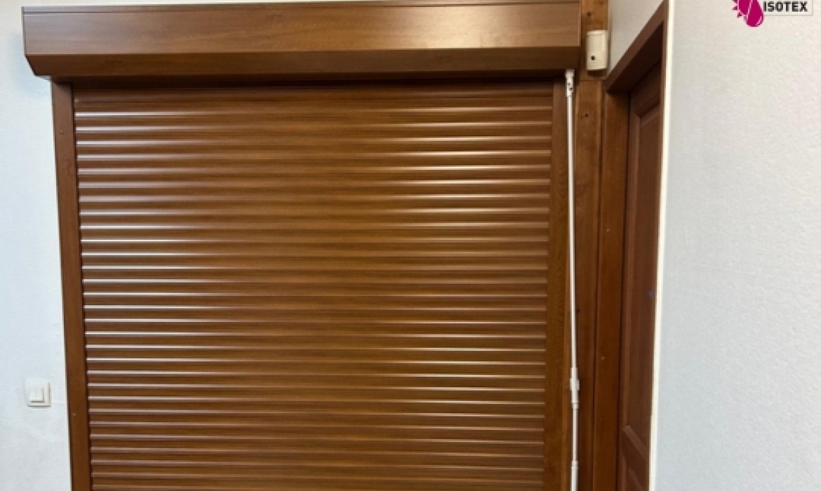 Réalisation sur mesure : Volet Roulant Manuel à L'Isle d'Abeau (38)