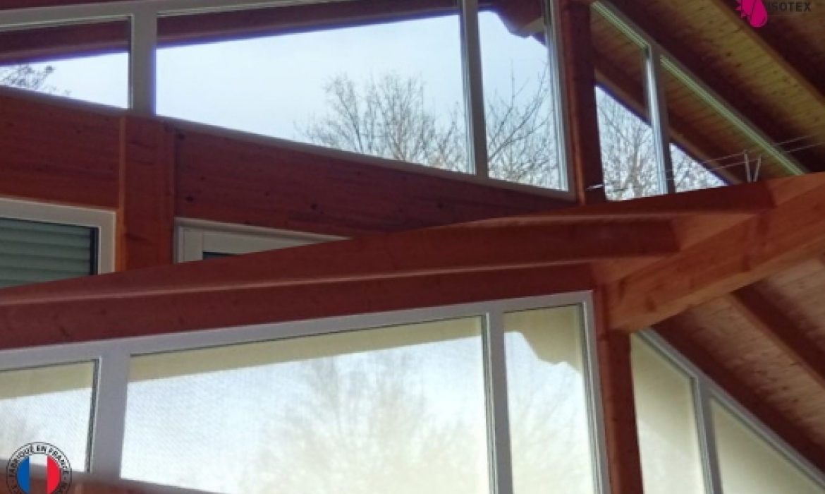 Bâche triangulaire sur mesure à Bourgoin-Jallieu – Fabrication française en Nord Isère