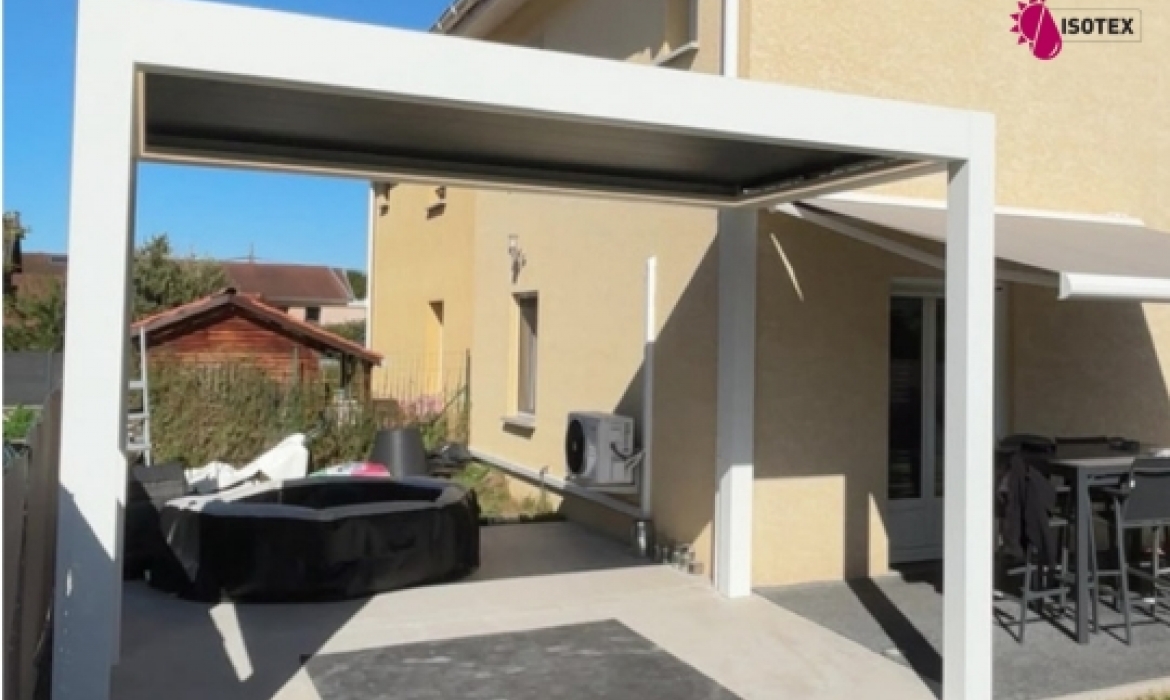 Pergola bioclimatique et store sur mesure aux Abrets (38490)