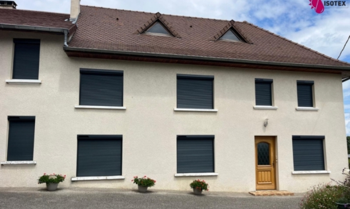 Réalisation sur mesure de Volets Roulants Solaires vers Les Abrets en Dauphiné