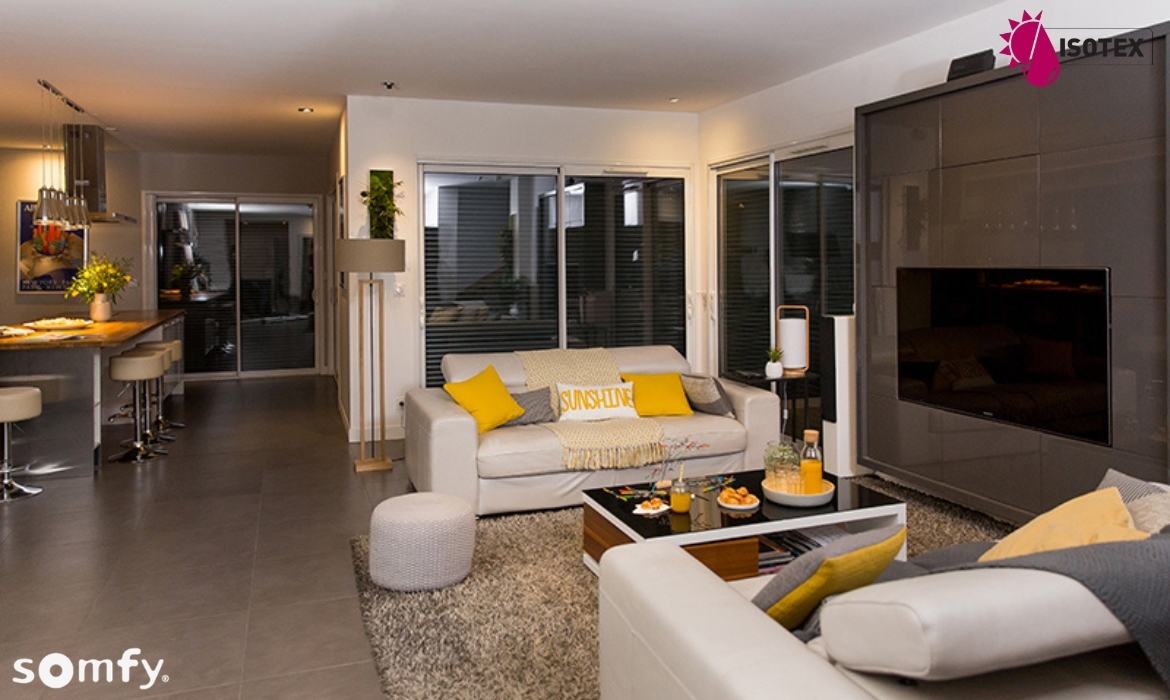 Volet roulant solaire sur mesure : la solution idéale pour rénover votre maison en Isère