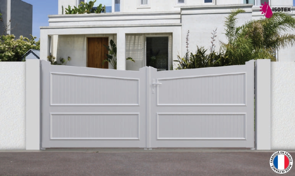 Portail PVC sur mesure : ISOTEX, votre installateur en Isère