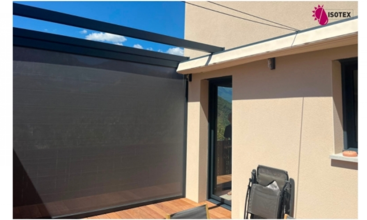 Pergola Clima 120 avec stores ZIP Nexus 130 sur mesure près de La Tour-du-Pin (38110)