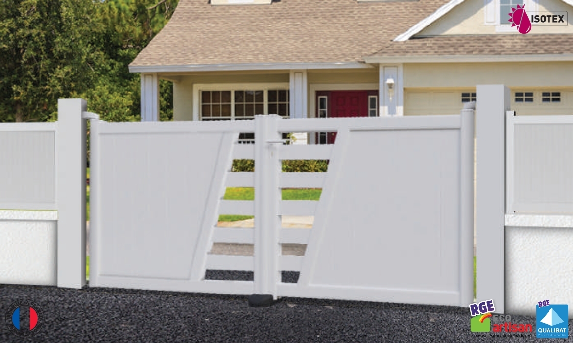 Portails PVC sur mesure en Nord-Isère : fabrication française, durabilité et élégance pour votre extérieur