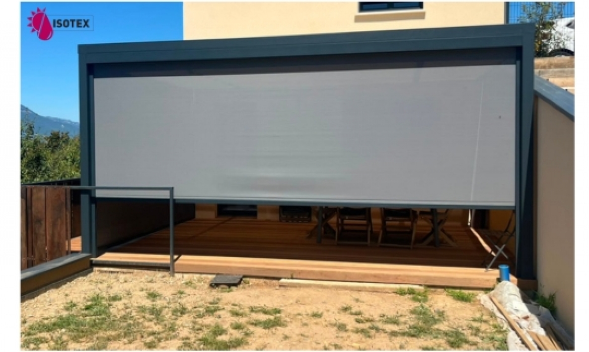 Pergola Clima 120 avec stores ZIP Nexus 130 sur mesure près de La Tour-du-Pin (38110)