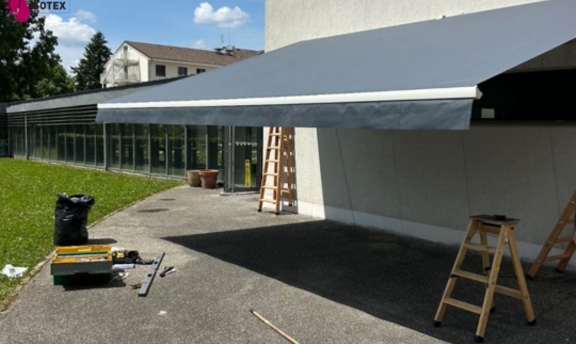Store Zénith sur mesure à Morestel : Confort et Protection