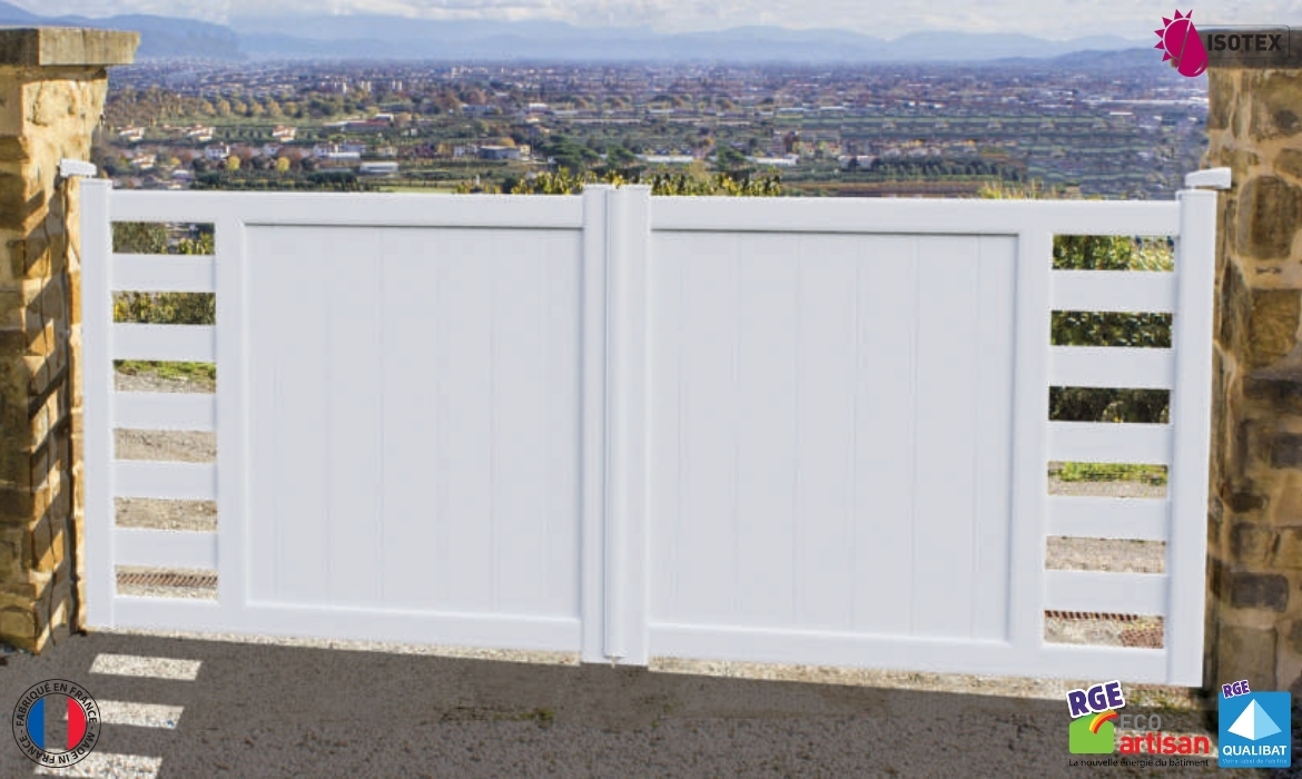 Portails PVC sur mesure en Nord-Isère : fabrication française, durabilité et élégance pour votre extérieur