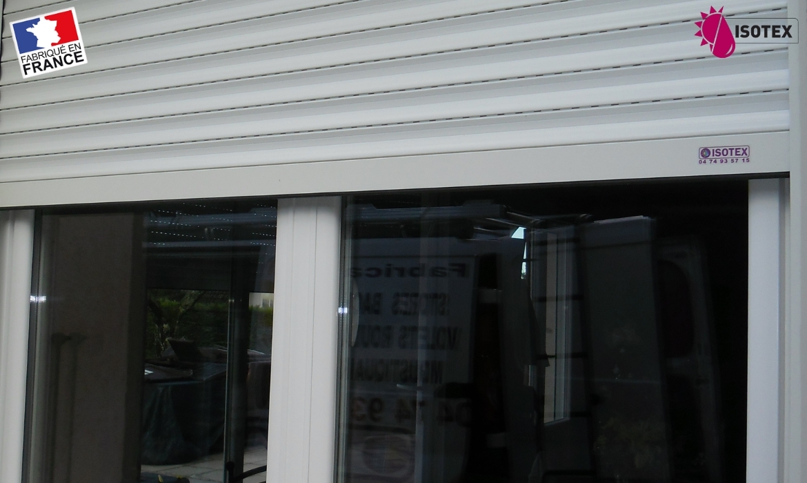 Isolation & Rénovation : Lame Finale en Alu Extrudé ISOTEX, la Garantie Qualité RGE de votre Volet Roulant sur Mesure en Nord Isère.