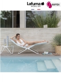 Bayanne chaise longue terrasse et bord de piscine Lafuma Mobilier Opale Hedona - Toile coloris beige argile et Structure coloris kaolin