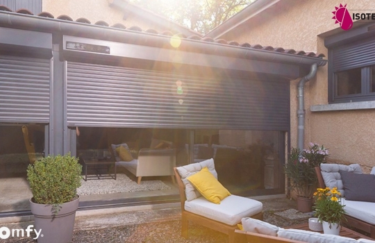 Volets roulants solaires sur mesure : la solution grand confort