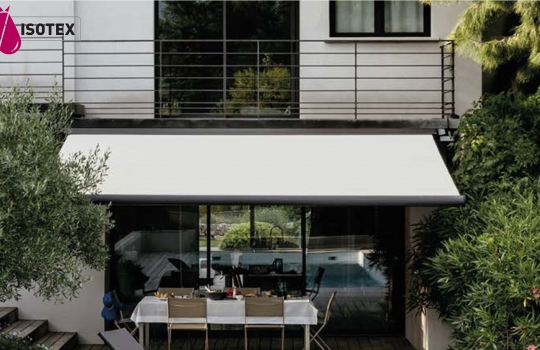 Pourquoi choisir un store banne comme store extérieur pour votre terrasse ou votre balcon ?