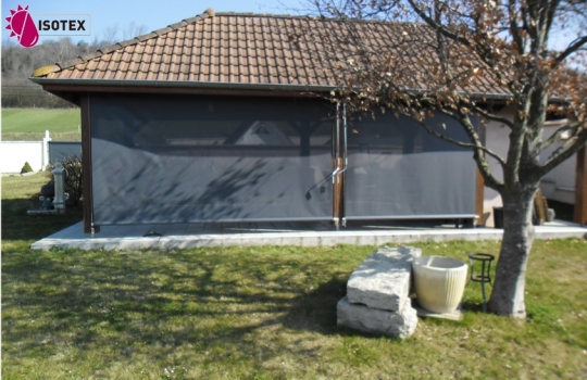 Store Extérieur Vertical entre Bourgoin et Chambéry aux Abrets (38490) en Isère