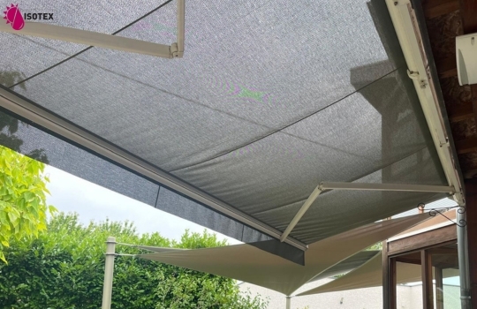 Rentoilage de Store Banne sur Mesure en Nord Isère vers Tignieu-Jameyzieu – Fabrication Française