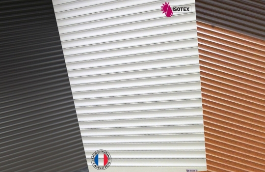 Volet Roulant Rénovation en Isère : PVC ou Alu Isolé ? Le Guide d'ISOTEX, Fabricant Français et Installateur à Bourgoin-Jallieu