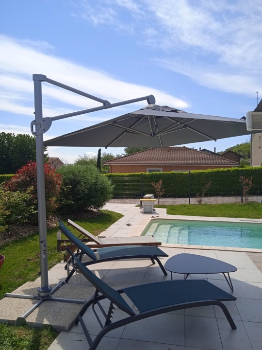 Parasol déporté Hélios Carré 300x300 - Coloris Gris Taupe