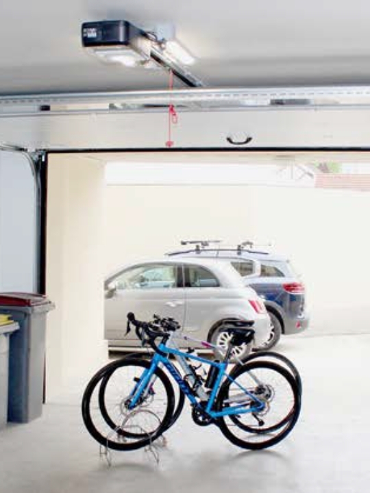 Porte de garage sectionnelle refoulement plafond